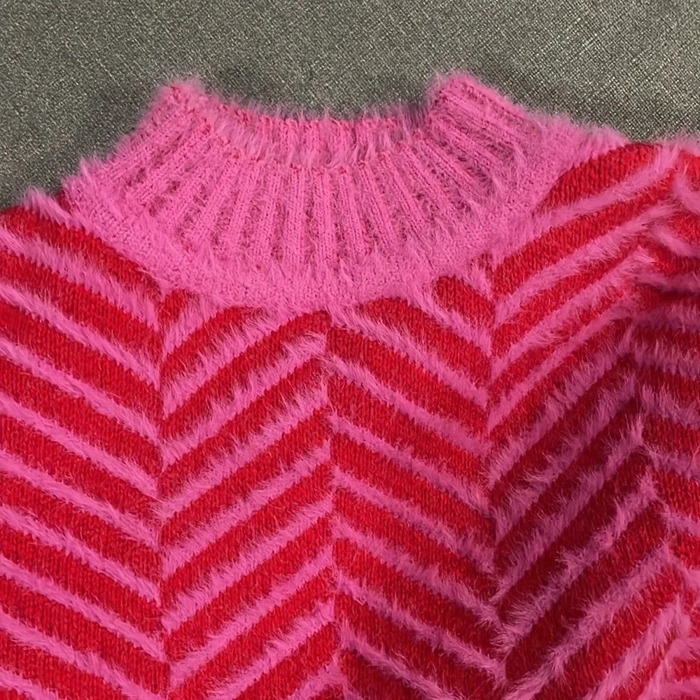 SUGAR LIPS Chevron Cheshire Eyelash Pink Red Crop Print Fuzzy Sweater - Size S - Picture 8 of 12